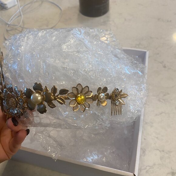 Egyptian Goddess Crown - Picture 4 of 6